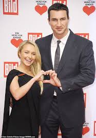 Actress hayden panettiere 's boyfriend brian hickerson is still facing felony charges in connection with an alleged domestic violence incident. Hayden Panettiere On Path To Recovery After Split With Boyfriend Daily Mail Online