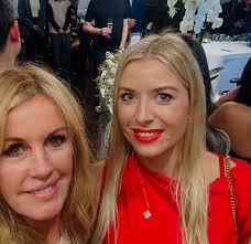 Susie Webb (@susiewebbmusic) • Instagram photos and videos