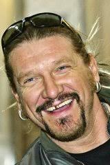 Zolee ganxsta was born on january 7, 1966 in budapest, hungary as zoltán zana. Zana Zoltan Ganxsta Zolee Filmek Kepek Dijak Szemelyiseg Adatlap Mafab Hu