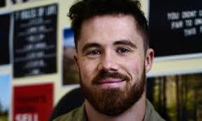 Sean Redinger's Instagram, Twitter & Facebook