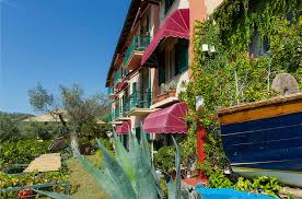 Set in arosa, close to arosa lenzerheide, haus belvédère offers accommodations with car hire, ski storage space, a garden and a terrace. Hotel Villa Belvedere Bonassola Italien