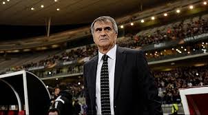 Şenol güneş, 1 haziran 1952 tarihinde trabzon'da doğdu. Senol Gunes Kimdir Yildizlarin Dunyasi Futboo Com