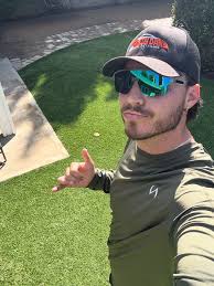 Life lately 😄 -Sick Dog(she's better now)🐶 -1/2 Marathon Training 🏃🏻‍♂️  -Wedding 😍 -Puerto Rico 🇵🇷