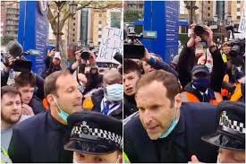 Petr cech head injury last updated: Video Give People Time Chelsea Legend Petr Cech Pleads With Protesting Fans To Allow Bus Into Stamford Bridge After Esl Controversy European Superleague