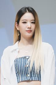 Fromis 9 (koreanisch 프로미스나인 oder 프로미스 9; Gyuri Fromis 9 Profile Age Facts Kpopping