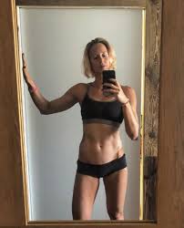 Federica pellegrini vince i 200 dorso e conquista il pass per i mondiali agli assoluti di riccione sfiora di 2 centesimi il record italiano. Federica Pellegrini Instagram Foto In Costume Di Spalle Il Lato B E Monumentale Urbanpost