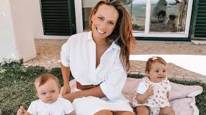 Honor a loved one by planting trees in their memory. Helena Costa E As Filhas Em Amorosa Sessao De Natal