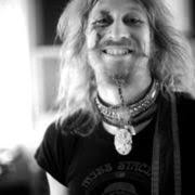 The guitars, strings, amps & pedals of the world's best artists