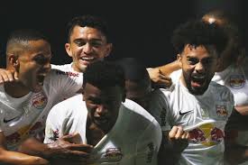 O red bull bragantino segue como pedra no sapato do flamengo no campeonato brasileiro. Claudinho Brilha Faz 2 Gols E Comanda Goleada Do Bragantino Sobre O Vasco Cidadeverde Com
