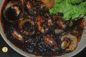 Untuk masak sambal sotong yang sedap, kena elak sotong berair dan mencemarkan sambal. Patyskitchen Sotong Masak Sambal Hitam