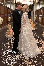 Kaley Cuoco Reveals Favorite Moment From Wedding To Karl Cook People Com Kaley cuoco's husband click this selfie for her fans on instagram.(instagram). kaley cuoco reveals favorite moment