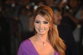 Ana patricia navidad lara (culiacán, méxico, 20 de mayo de 1973) es una actriz y cantante mexicana.a la edad de 17 años participó en el concurso señorita sinaloa, logrando ingresar más tarde al centro de educación artística de televisa.en 1998 grabó su primer disco, instantes, del que logró vender más de cien mil ejemplares. No Entren A Leerme Paty Navidad