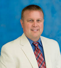 Eric Hackworth's Instagram, Twitter & Facebook