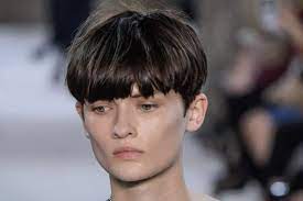 Mis à jour le 30 juin 2020. Coupe Page Boy Tout Savoir Sur Cette Coupe Au Bol Modernisee