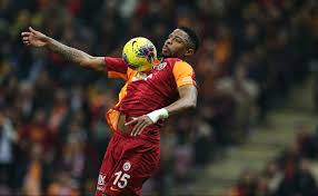 Amsterdam, hollanda) hollanda'da yetişmiş surinamlı futbolcudur. Ryan Donk Galatasaray I Yarida Birakmadi