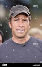 Mike rowe hi-res stock photography and images