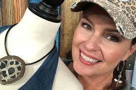 Candy Shannon's Instagram, Twitter & Facebook