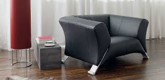 The soft shape of the cushion design and the rectilinear metal frame make the rolf benz plura ecksofa for a timeless, modern seating furniture. 322