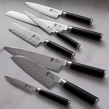 La Serie Des Couteaux Shun De Kai Fait Partie Des Gammes De Couteaux Damasses Les Plus Larges Du Monde Et A Un Succes Inegale Aupr Messen Chef Messen Kookgerei