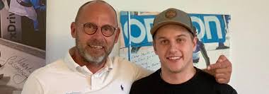 19 mal trugen sanitäter verletzte oder entkräftete spieler vom platz, vier bis fünf zähne blieben auf dem rasen und doch musste das endspiel um die deutsche meisterschaft 1922 zwischen dem. Dominik Kahun Im Osteozentrum Schliersee Osteozentrum Schliersee