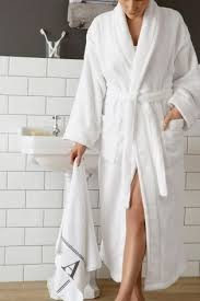 holen sie sich das super verwohnte hotelgefuhl in ihr zuhause mit einem weissen bademantel und bathrobe gowns dresses robe