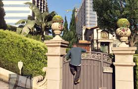 Philips », which is done by checking, at least initially, franklin and reaching l to michael's house. Gta V Player Discovers Secret Hidden Rooms In Franklin S House