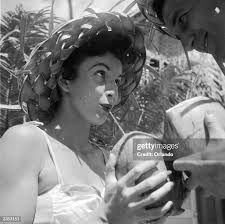 13 Ellie Lang Photos & High Res Pictures