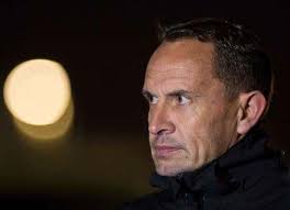 FRAGILE CURRENCY ANCHORS STRONG MIDDLE MARKET