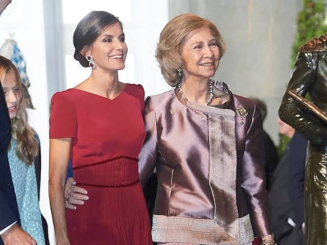 Cinco expertos dan su opinión sobre el rifirrafe de Letizia y Sofía, dos  años después