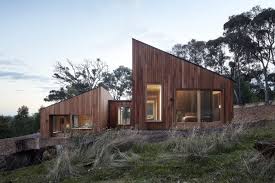 Haus Mit Zwei Halften Von Moloney Architects In Australien Dekoration De Modernes Holzhaus Hauswand Haus Architektur