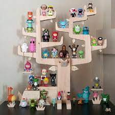 pin by rafael ortiz on cool geeky rooms vinyl art toys toy display designer toys