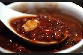 Sau lần đó, mỗi lần nhìn thấy mẹ ngâm đậu đỏ, tôi lại lân la vào bếp với mẹ như một sự sám hối. Cach Náº¥u Che Ä'áº­u Ä'á» Nhanh Nhá»« Cung Thoi Noi Ngon Nháº¥t Cho Be Cach Náº¥u Cach Lam 2021