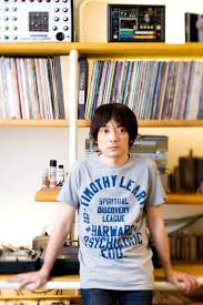 小山田圭吾に嫁や子供はいる？ 小山田圭吾さんは、 2000年にミュージシャンである嶺川貴子さんと結婚し、同年11月2日に長男が誕生しましたが、2012年、息子さんが中学生になるタイミングで極秘離婚 されました。 離婚の理由は「気持ちのすれ違い」と報じられていましたが、小山田圭吾さんが. Mco2k6d7zxfuhm