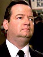 Kelly Connell's Instagram, Twitter & Facebook