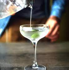 Tequila, rum, whiskey and gin with 65 calories per low calorie alcoholic drinks. 10 Of The Lowest Calorie Cocktails You Can Drink Self