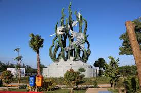 Sebuah taman yang merupakan salah satu ikon dari muntilan yaitu taman bambu runcing. Yuk Mampir Ke 5 Patung Dan Monumen Khas Surabaya Ini Mister Aladin Travel Discoveries