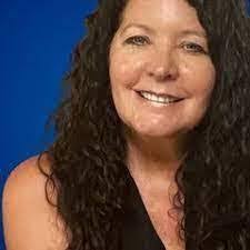 Lynette Kenyon's Instagram, Twitter & Facebook