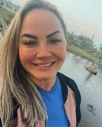 1 ano hoje Mãe da tua partida, e uma parte minha entende a sua partida, mas  a outra morre de saudades (não é fácil). Queria poder te dizer que por aqui  esta