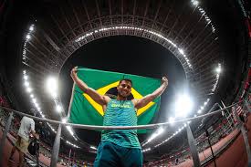 O atletismo é disputado nos jogos olímpicos desde a primeira edição, atenas 1896.provas femininas começaram a ser disputadas nos jogos de amsterdã, em 1928. Gjsau4iwlxwkrm