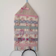Rangement Ou Organiseur Mural Romantique Pour Barrettes Elastiques Et Serres Tete Decoration Pour Enfan Salles De Couture Idee Couture Materiel De Bricolage