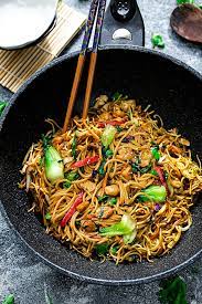 Even though it's often confused with chow mein before we dive into the recipe, i just wanted to take a second to wish my dad a happy, happy birthday. Chicken Lo Mein Easy Authentic Noodle Recipe Paleo Keto Options
