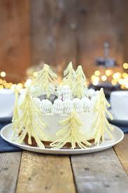 Winterliche Kase Sahne Torte Mit Gewurzkirschen No Bake Cheesecake Kase Sahne Torte Weihnachtskasekuchen Winter Torte