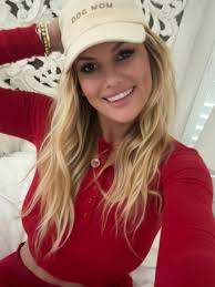 My daughter bought me this hat for Christmas. I love it… ❤️ Hope you're  enjoying the holidays… Happy New Year!!! 🎆