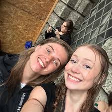 Ella Biggs's Instagram, Twitter & Facebook