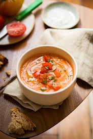 Soupe Froide De Tomates Recette En 2020 Soupe Froide Tomate Recette Fraiche Gaspacho