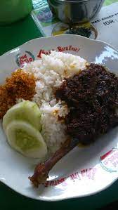 Lebih dari 1000 menu dari restoran dan katering pilihan siap diantar ke tempatmu tanpa tambahan ongkir. Nasi Bebek Madura Rice With Hot And Spicy Duck From East Java Indonesia Resep Masakan Makanan Dan Minuman Makanan