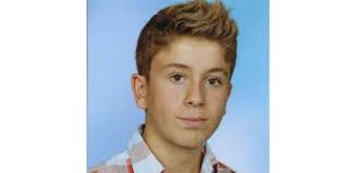 Il n'a pas pris l'argent qu'il avait de coté, les parents ont dit qu'aucune affaire avait disparu, sauf un sac a dos. Disparition De Lucas Tronche Un Portable Identique A Celui De L Adolescent Decouvert