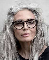 Coiffure femme 60 ans cheveux blancs impressionnant beau coupe. 1001 Modeles Sublimes De Coupe De Cheveux Pour Femme De 60 Ans