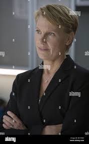 Lindsay Crouse's Instagram, Twitter & Facebook