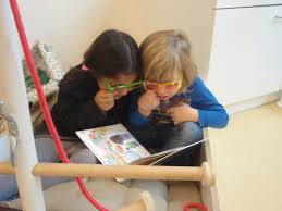 Boekjes Door Een Andere Bril Bekijken Brilletjes Zonder Gekleurde Glazen Vergrootglazen Etc In De Boekenhoek Om Het Lezen Lezen Leren Lezen Begrijpend Lezen